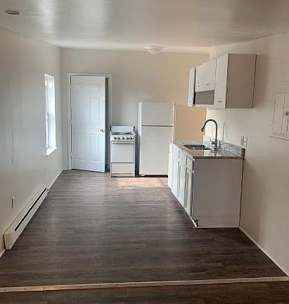 4th image of 813 State Ave #4