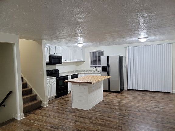 3rd image of 5921 Mount Royal Dr #0