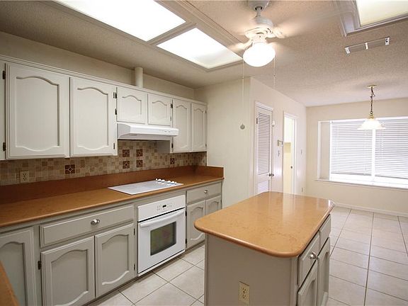 5th image of 3204 Toucan Ave
