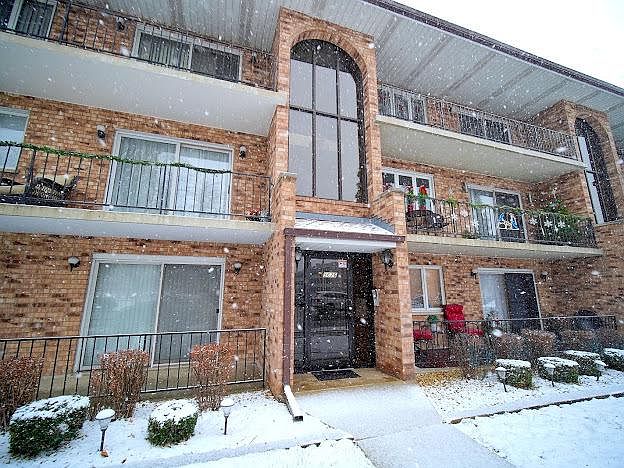1st image of 5626 S Narragansett Ave #3C