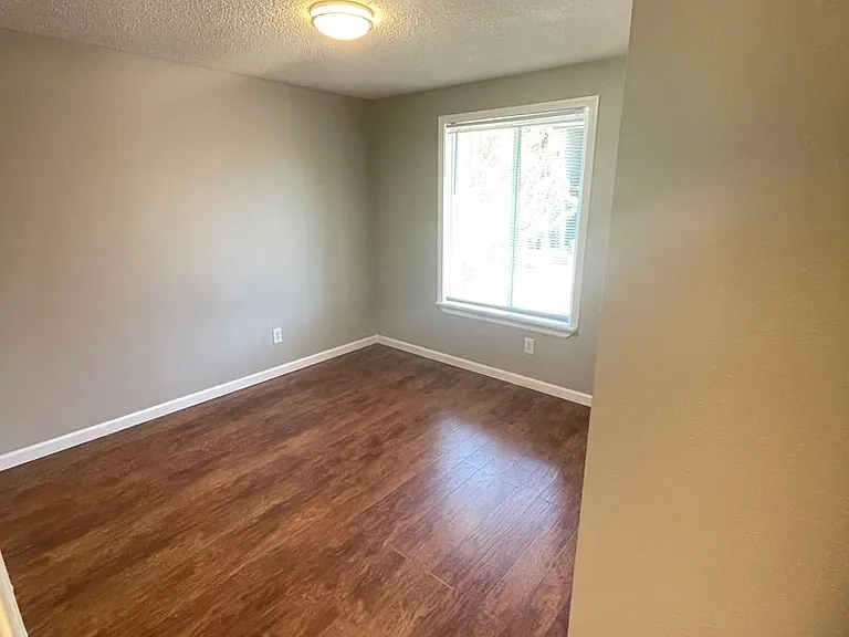 Whitman Park Apartments — Photo 22