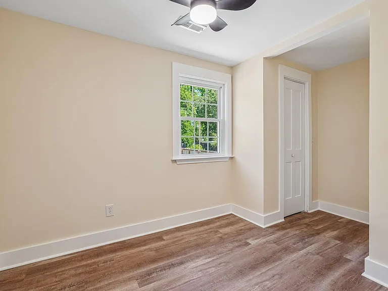 1425 Shelton Ave — Photo 13