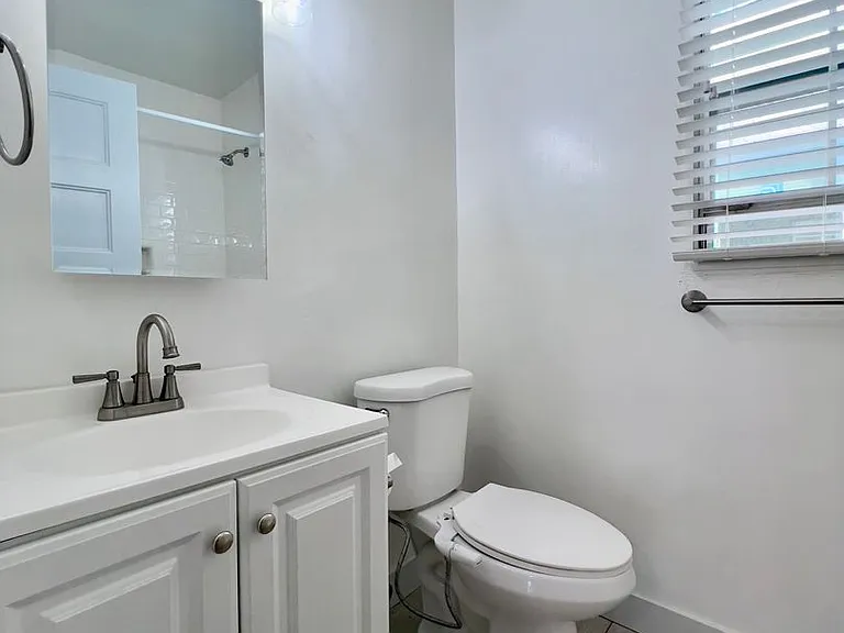 1142 1st Street — Photo 10