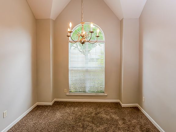 5th image of 4832 Ashcroft Dr