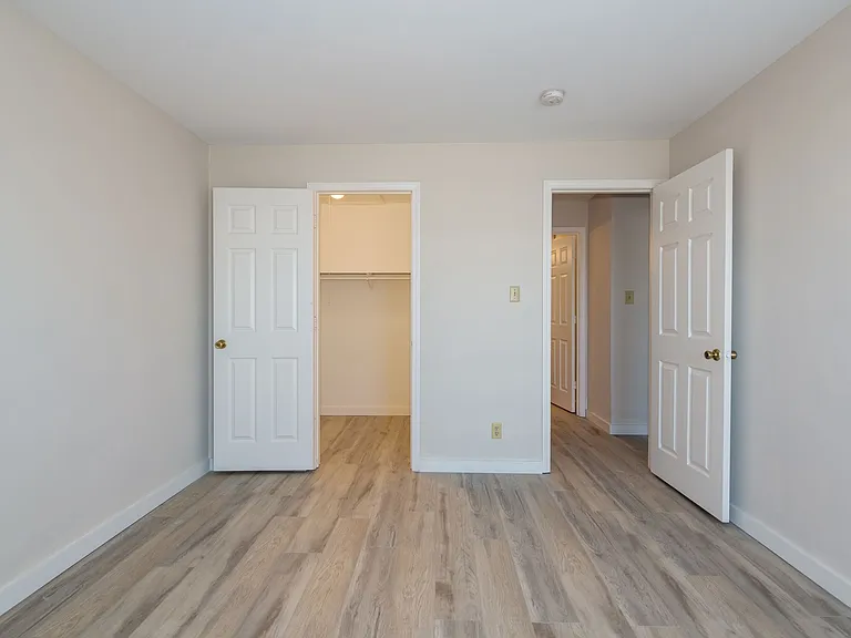 Southfield Apartments — Photo 12