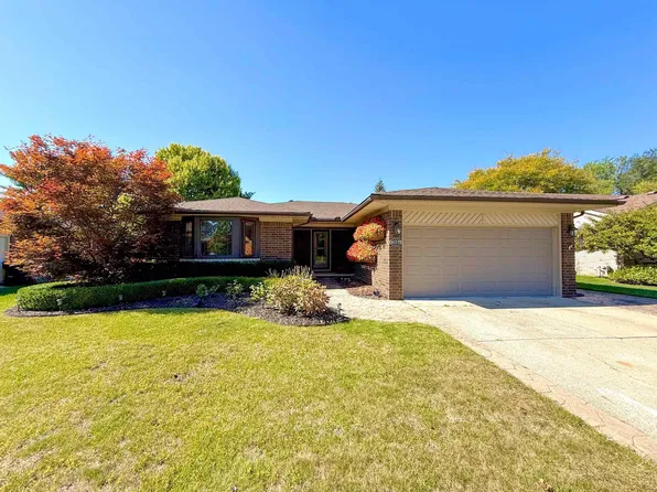 40779 Cascade Dr, Sterling Heights, MI 48313