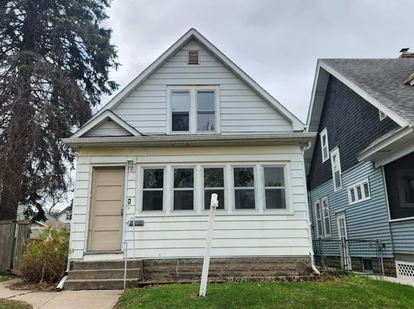 990 3rd St E, Saint Paul, MN 55106