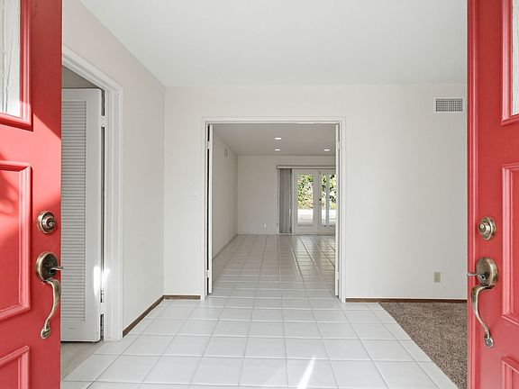 4th image of 6155 Syracuse Ln