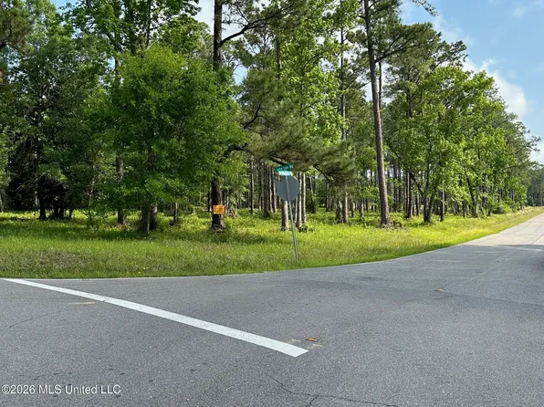 John Lee Old Woolmarket Rd #N, Biloxi, MS 39532