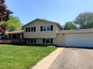 1329 Kenmore Ave, Round Lake Beach, IL