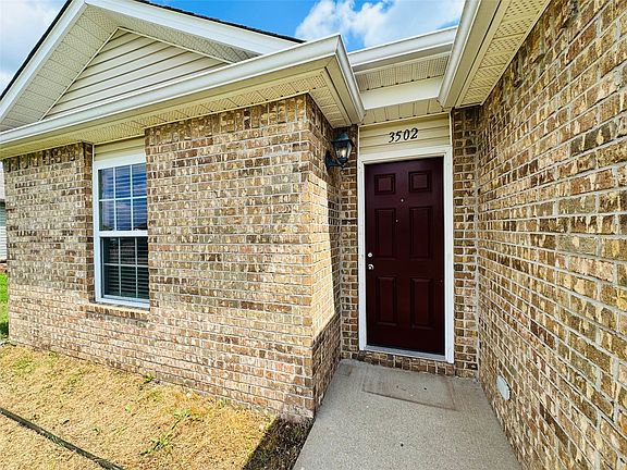 4th image of 3504 E Gillette St