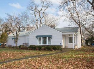 467 Upland Rd, Bay Village, OH 44140