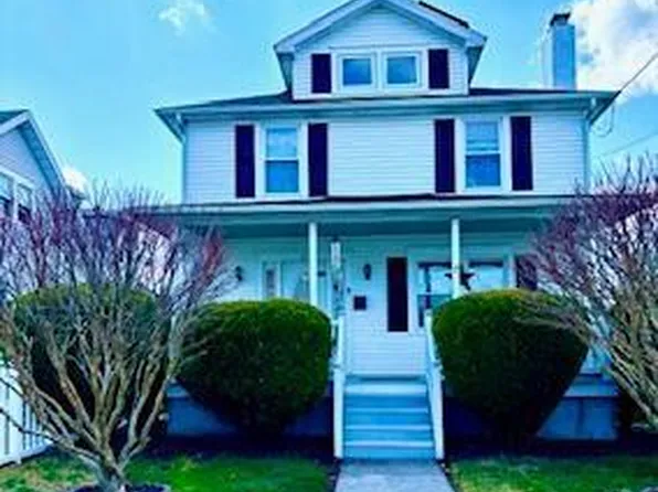 8 Illinois Ave, Burlington, NJ 08016