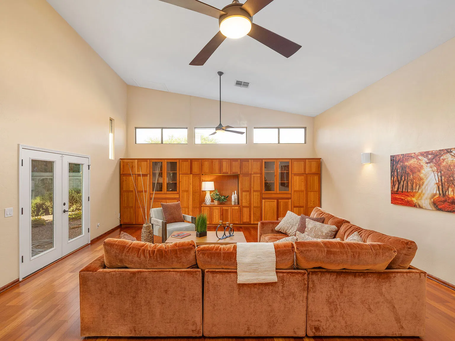 4 bed, 3221 sqft, $3,500 — Photo 4