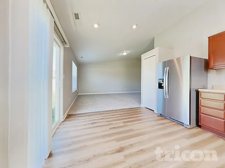 4822 Penoyer Ln — Photo 6