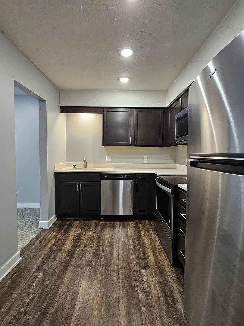 The Belmont Apartments — Photo 3