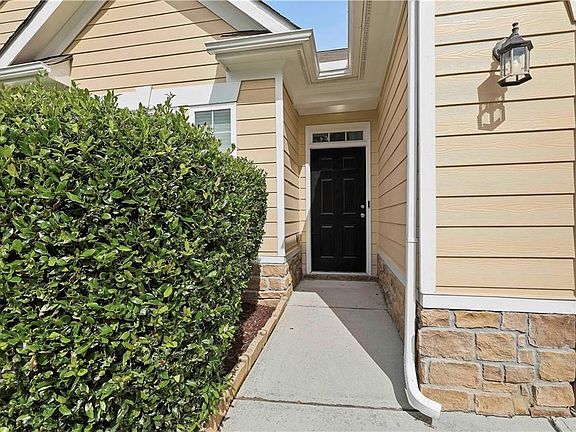 5th image of 7373 Gossamer St