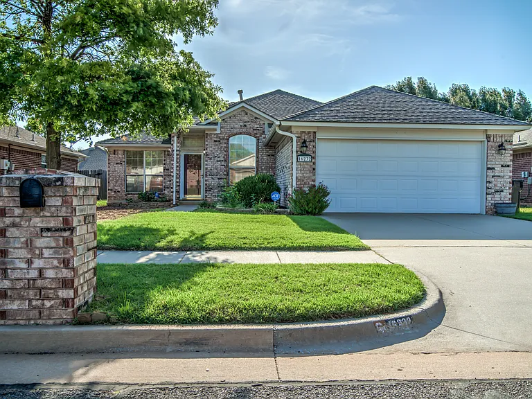 16232 Seminole Dr — Photo 38