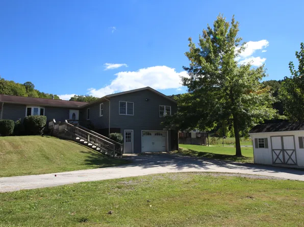 64 3rd St, Belington, WV 26250