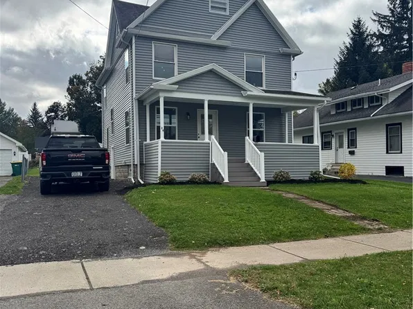 34 Drake St, Oakfield, NY 14125
