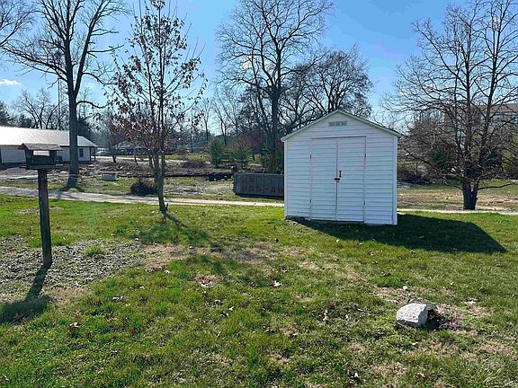 5th image of 913 N Lindbergh Dr