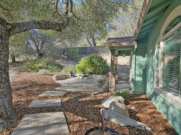 4th image of 1031 Lemongrass Ct