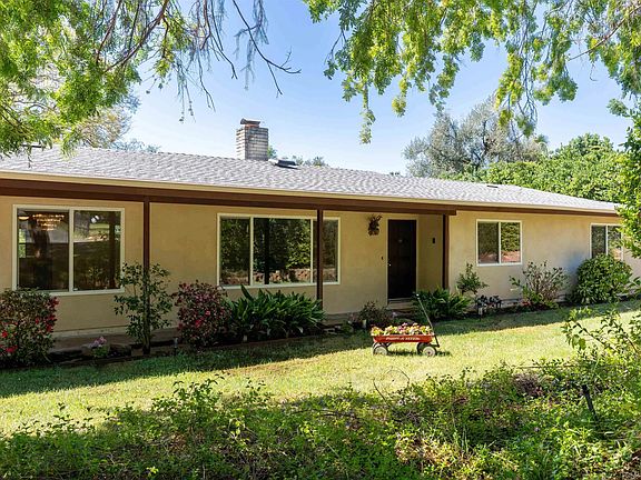 5th image of 1027 Pepper Tree Ln