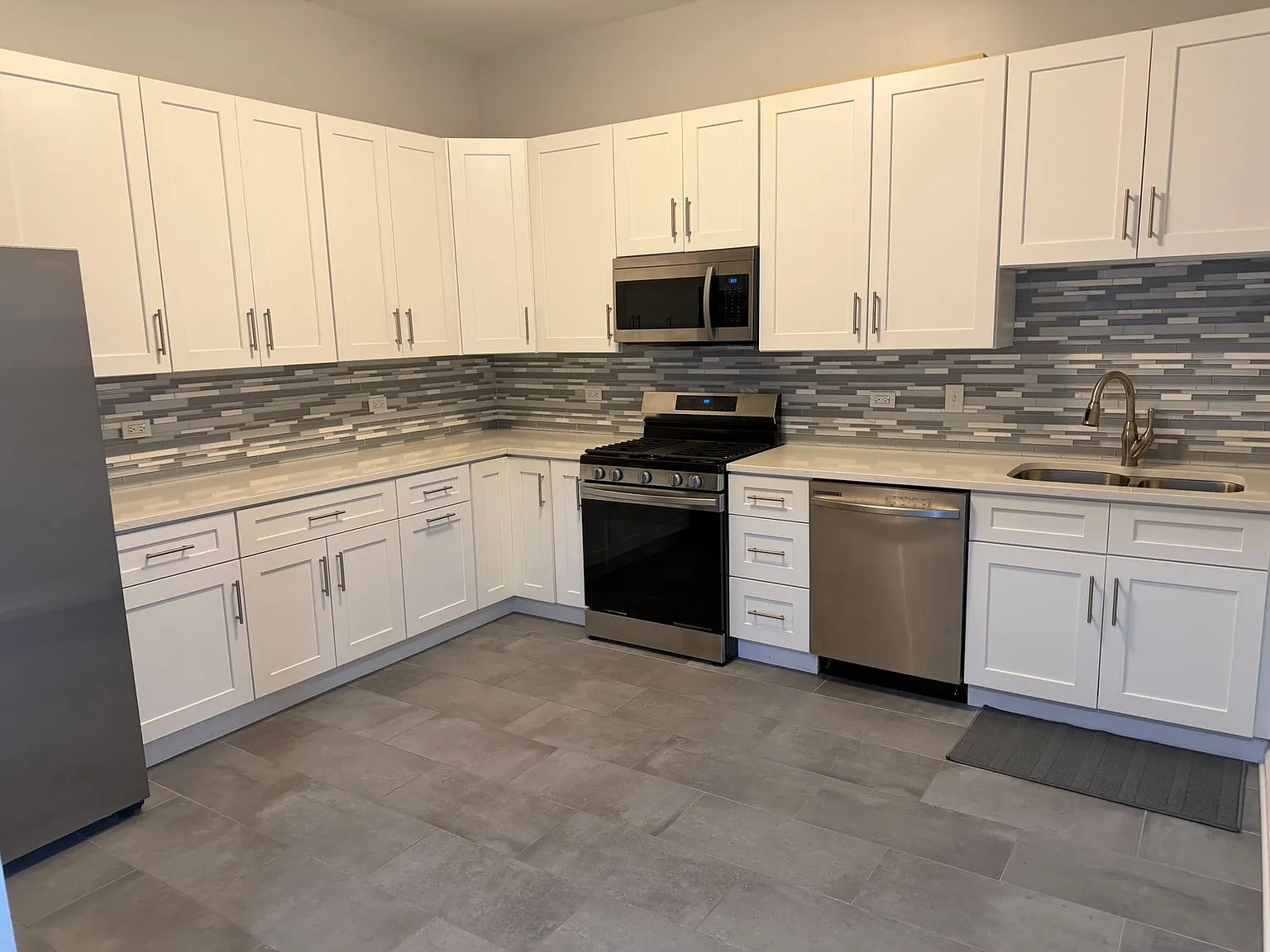 2 bed, 1000 sqft, $2,350 — Photo 4