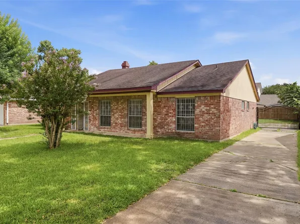 12126 Pine Knoll Dr, Houston, TX 77099