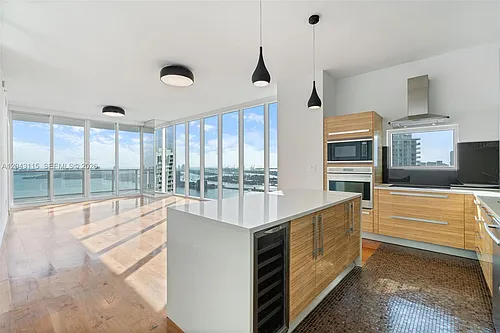 2020 N Bayshore Dr #3510 Photo 1