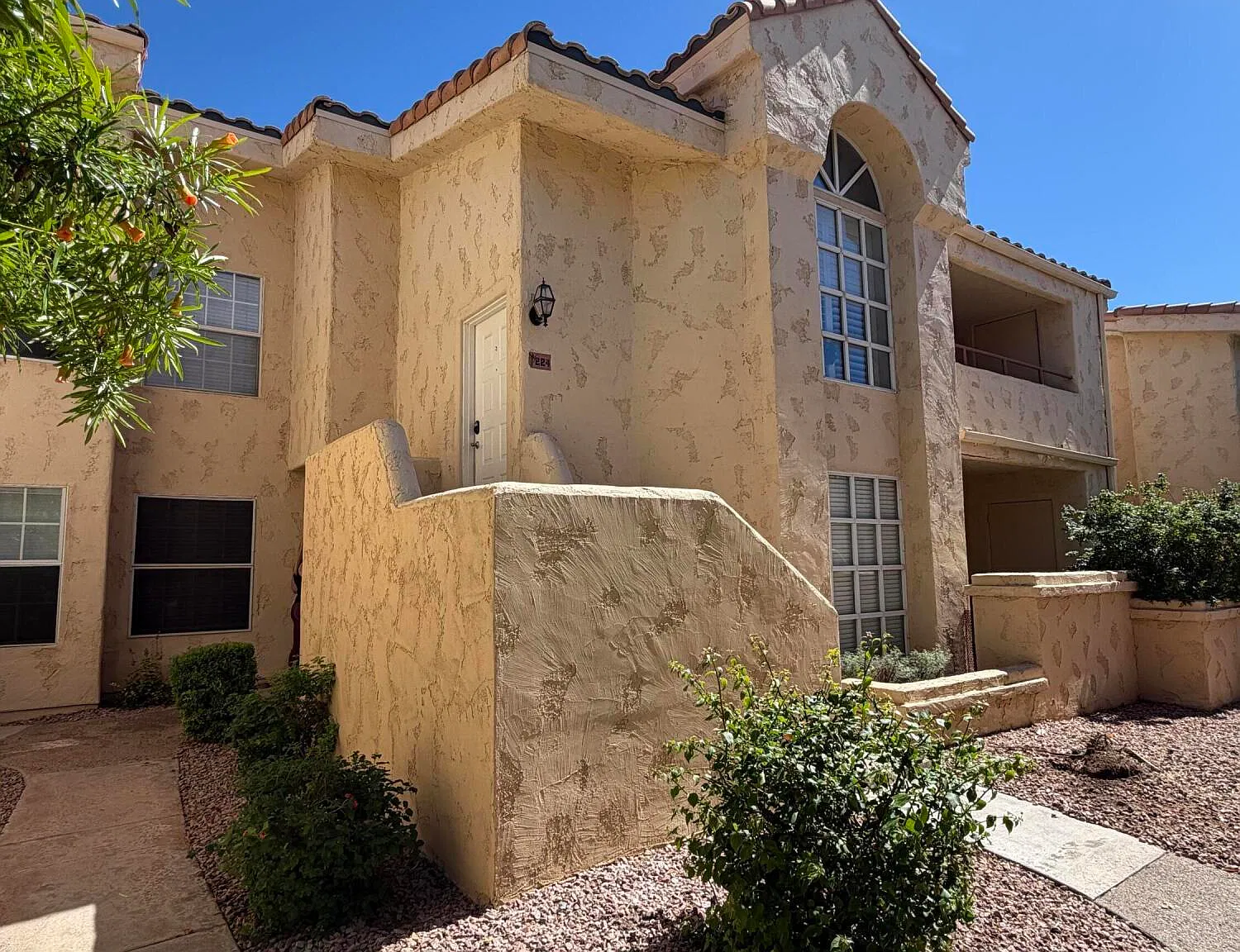 2 bed, 2.0 bath, 961 sqft, $1,650 — Photo 1