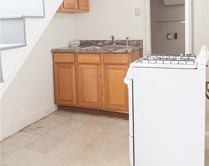 700 Westcott St — Photo 4