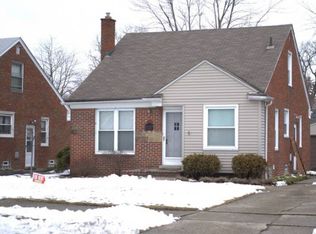 21721 Newcastle Rd, Harper Woods, MI 48225