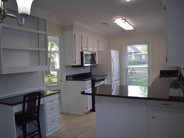 128 Eastwood Dr — Photo 23