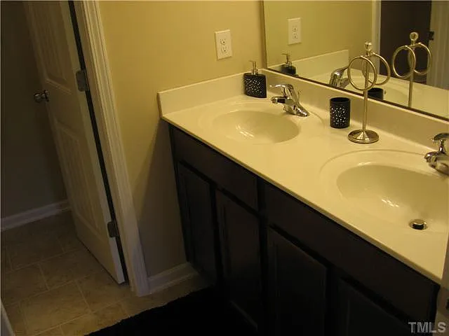 442 Hofman Ct — Photo 7