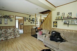 4th image of 109 Hendryx St