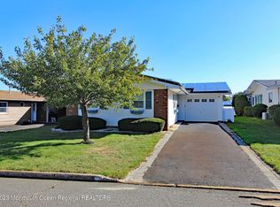 37 Tony Ct, Brick, NJ 08724