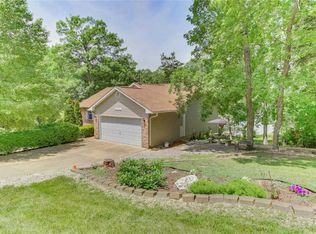 9533 E Vista Dr, Hillsboro, MO