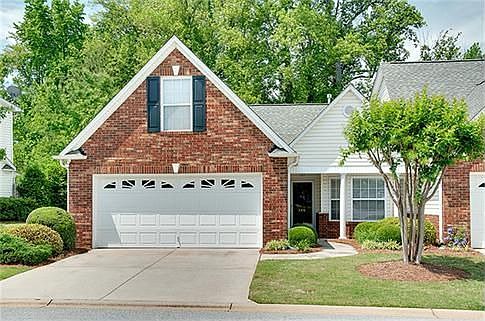 1st image of 440 Windbrooke Cir
