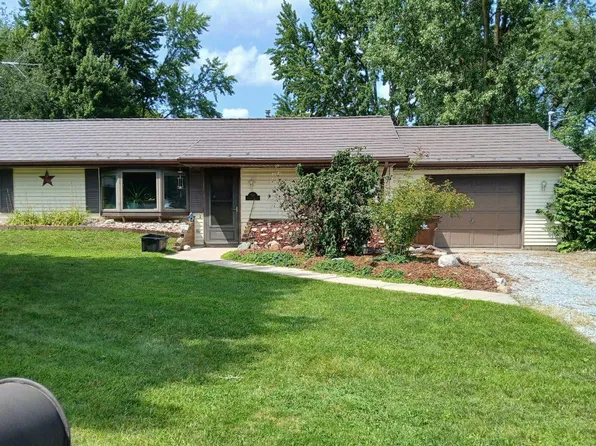 700 Fairway Dr, Saint Louis, MI 48880