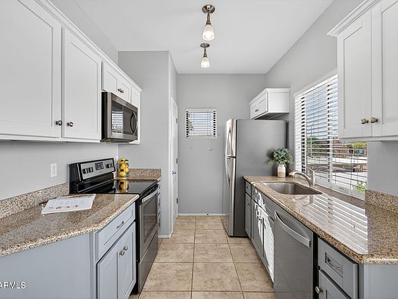 5th image of 13617 N HAMILTON Drive #201