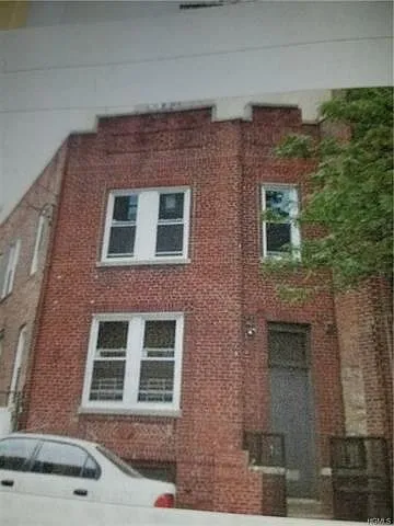 Building Photo 4