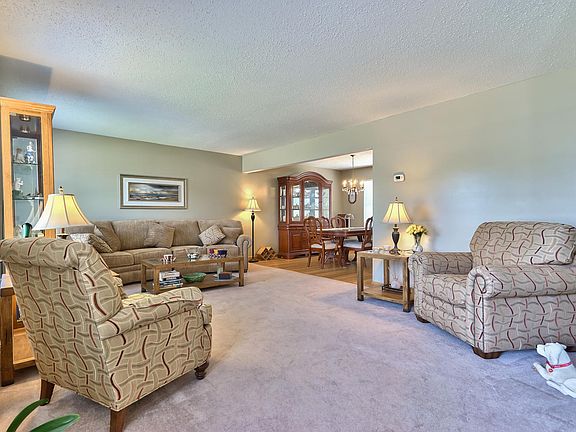 3rd image of 931 McGuire Dr