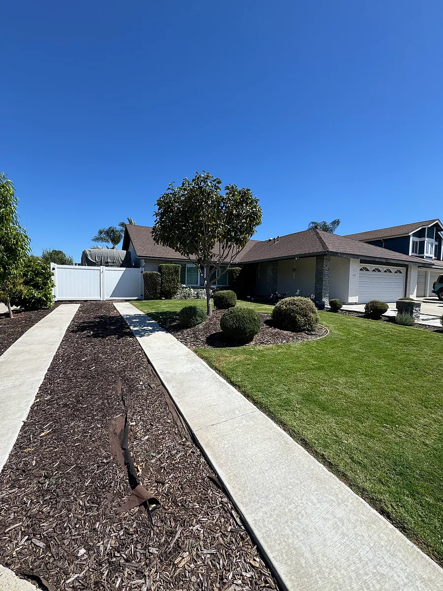 Building Photo - 730 Sunningdale Dr