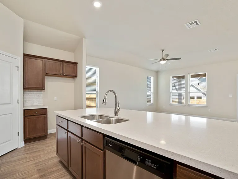 8202 Dampton Ln — Photo 8