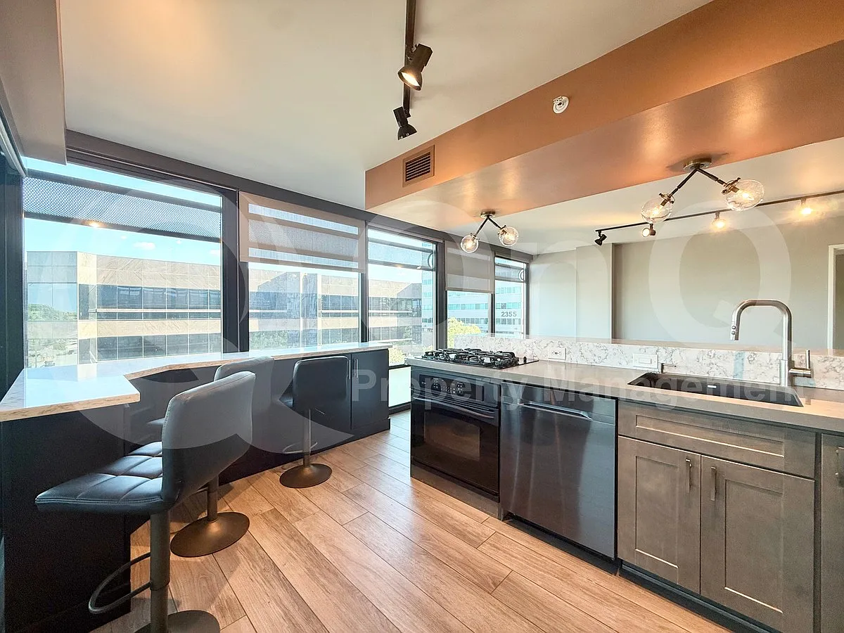 2 bed, 2.0 bath, $2,549 — Photo 3