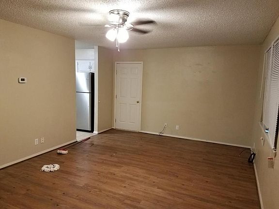 3rd image of 811 Lynnwood St