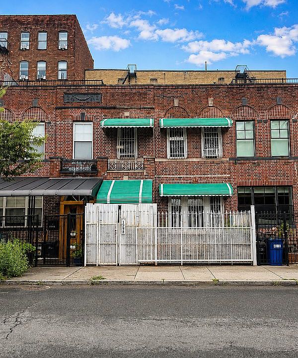 1st image of 1021 Union St