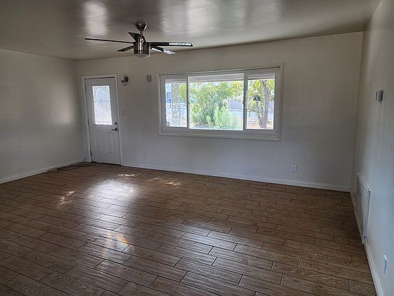 4th image of 7395 Barberry Ave