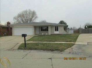 38961 Cottonwood Ct, Sterling Heights, MI 48310